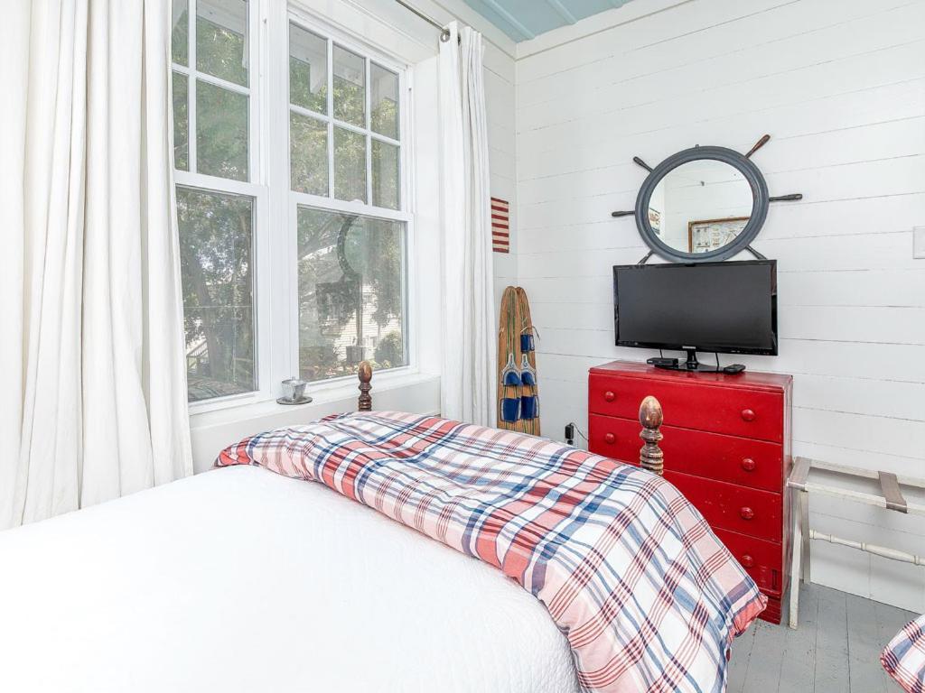Breeze Inn Tybee Island Екстер'єр фото