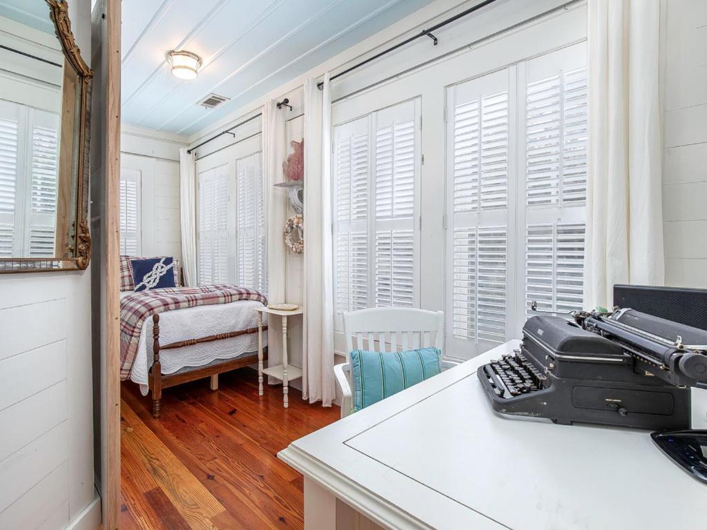 Breeze Inn Tybee Island Екстер'єр фото