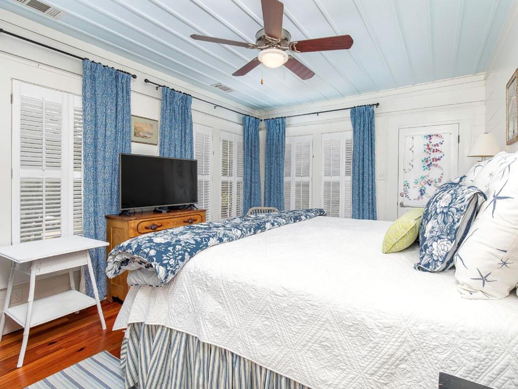 Breeze Inn Tybee Island Екстер'єр фото